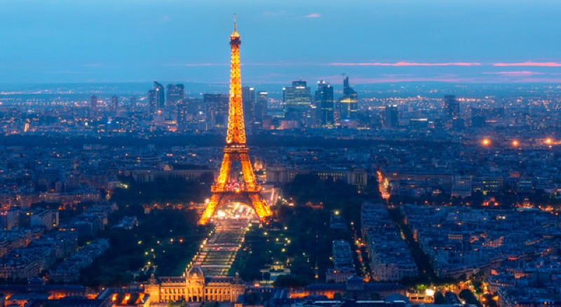 La Tour Eiffel est l'emblème le plus populaire de Paris.